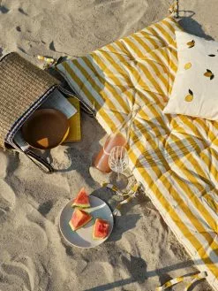 Broste Copenhagen Franca Strandkussen Geel - 71210301 -TEXTIEL Winkel broste copenhagen franca strandkussen geel 7121030 2