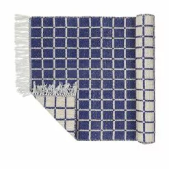 Broste Copenhagen Henny Vloerkleed Blauw 70x140cm - 70070334 -TEXTIEL Winkel broste copenhagen henny vloerkleed blauw 70x140cm 1