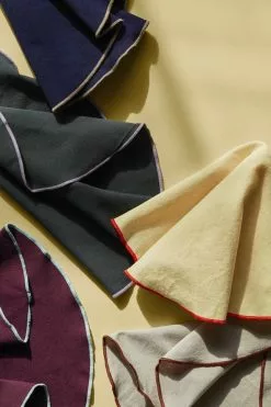 Broste Copenhagen Wilhelmina Tafelkleed Blauw - 71210221 -TEXTIEL Winkel broste copenhagen wilhelmina tafelkleed blauw 7121 3