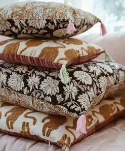 Doing Goods Botanical Kussen Small - 1.40.10.015.008.3 -TEXTIEL Winkel doing goods botanical kussen small 140100150083 2