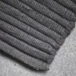 House Doctor Chindi Vloerkleed - Grijs 60x90cm -TEXTIEL Winkel house doctor chindi vloerkleed grijs 60x90cm 2