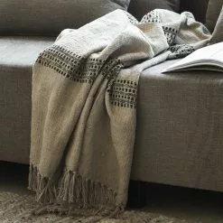 House Doctor Kolonia Plaid - Beige 180x130cm -TEXTIEL Winkel house doctor kolonia plaid beige 180x130cm 1