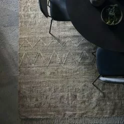 House Doctor Shriv Vloerkleed - Zand 250x250cm 8 House Doctor Shriv Vloerkleed - Zand 250x250cm -TEXTIEL Winkel house doctor shriv vloerkleed zand 250x250cm 1