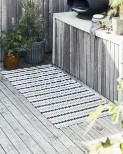 House Doctor Terra Vloerkleed Lichtgrijs 200x90cm - 205085001 -TEXTIEL Winkel house doctor terra vloerkleed lichtgrijs 200x90cm 2