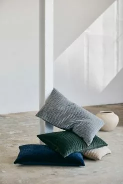 Nordal Castor Kussen Incl Vulling - Donkerblauw -TEXTIEL Winkel nordal castor kussen incl vulling donkerblauw 2