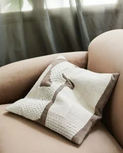 Nordal Dorado Kussen Grijs Incl. Vulling - 2556 6 Nordal Dorado Kussen Grijs Incl. Vulling - 2556 -TEXTIEL Winkel nordal dorado kussen grijs incl vulling 2556 1