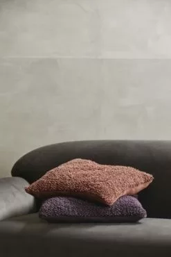 Nordal Lyra Kussen Incl Vulling Small - Terracotta 6 Nordal Lyra Kussen Incl Vulling Small - Terracotta -TEXTIEL Winkel nordal lyra kussen incl vulling small terracotta 1