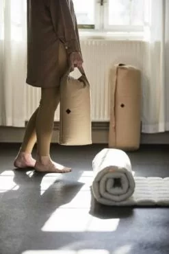 Nordal Yoga Bolster - Beige -TEXTIEL Winkel nordal yoga bolster beige 3